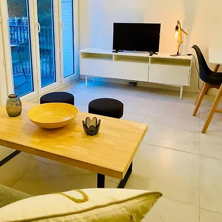 Les Pieds Dans Le Sable アパート